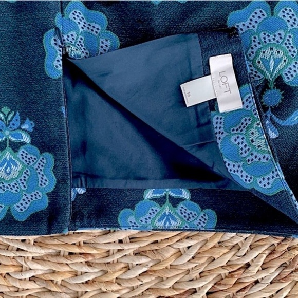 LOFT Blue Floral Damask Pencil Skirt‎ Size 16 - Picture 6 of 8